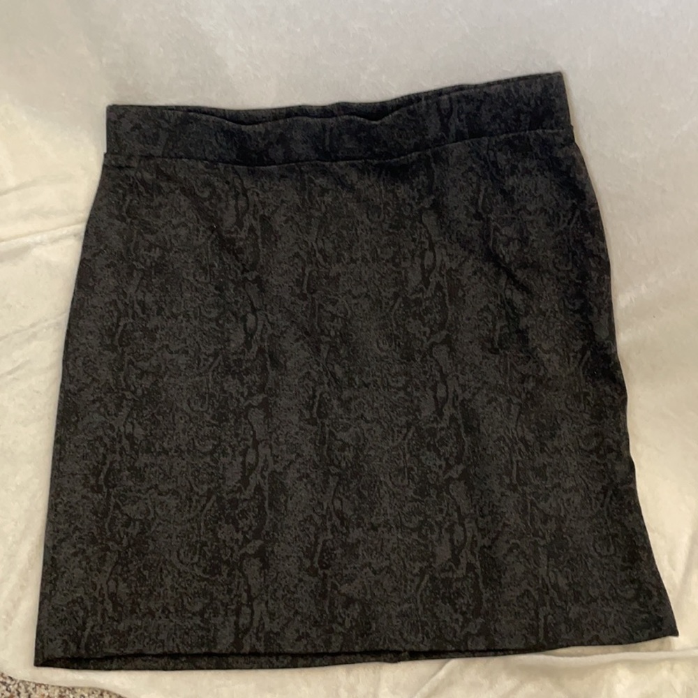 NWOT. Nicole Miller skirt.